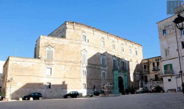 Monopoli: visita al maestoso Palazzo Palmieri, riaperto al pubblico dopo 26 anni